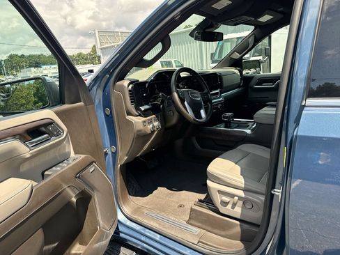 Used 2024 GMC Sierra 1500 SLT w/ SLT Premium Package AWD/4WD image 13