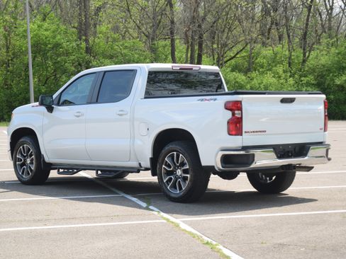 Used 2022 Chevrolet Silverado 1500 LT image 10