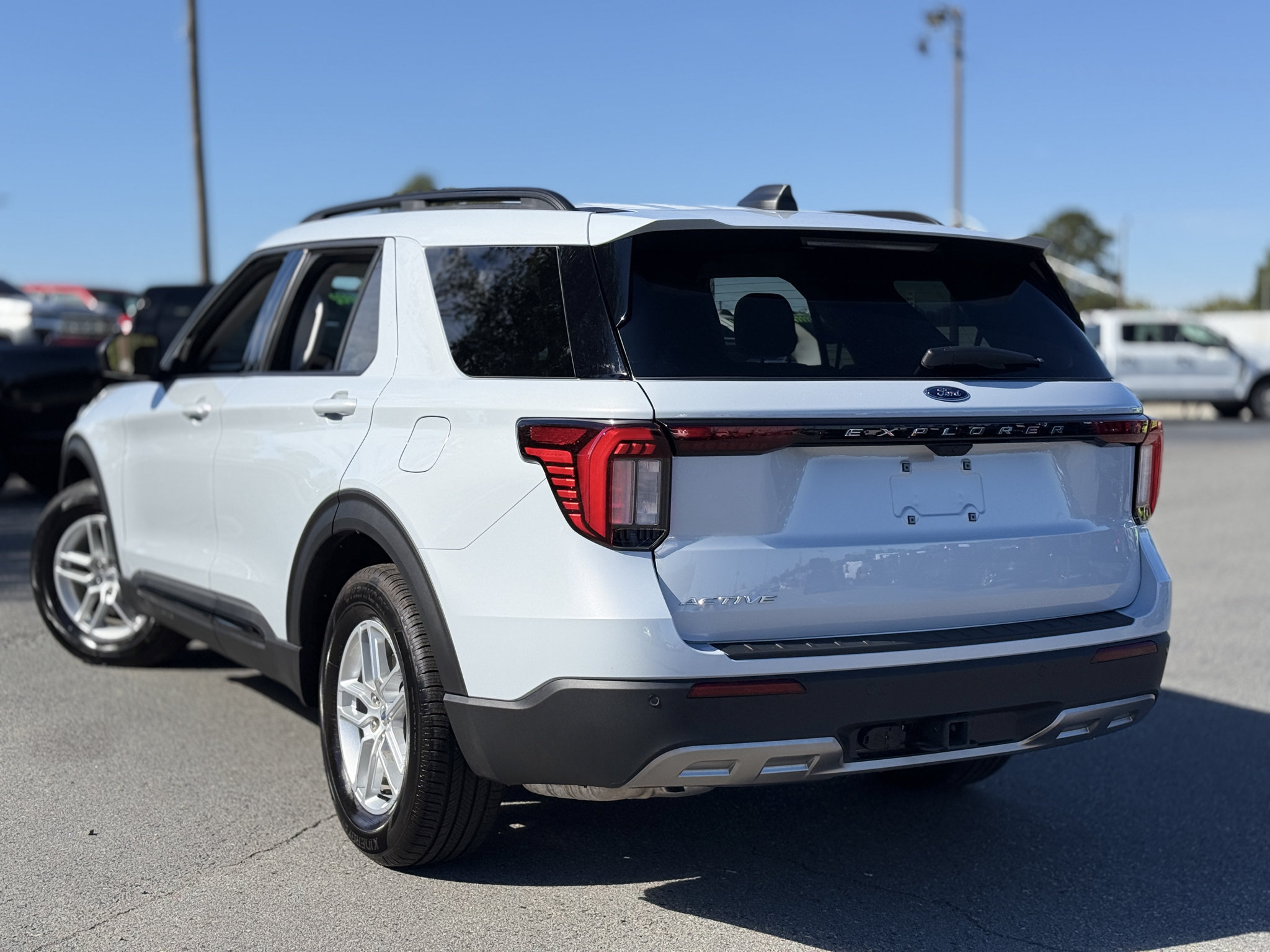 Used 2026 Ford Explorer Active w/ Active Comfort Package RWD image 7