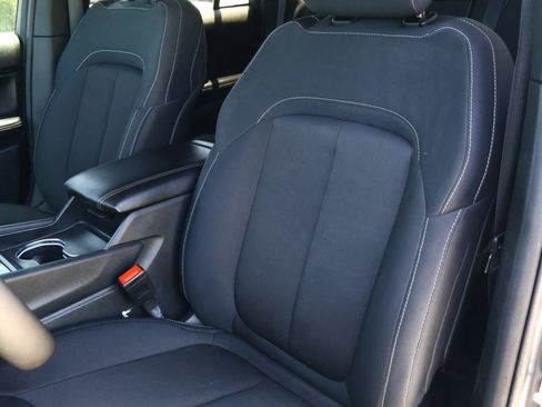 Used 2025 Jeep Grand Cherokee Laredo X RWD image 15