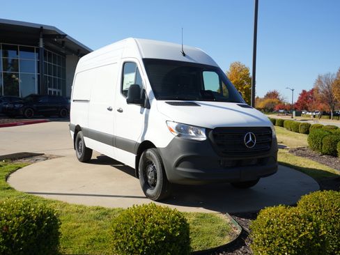 New 2025 Mercedes-Benz Sprinter 2500 image 9