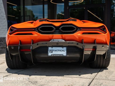 Used 2024 Lamborghini Revuelto AWD/4WD image 13