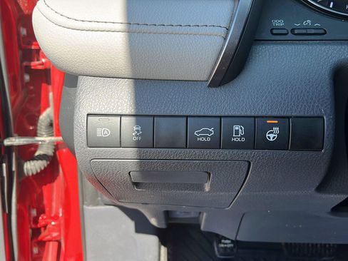 Used 2021 Toyota Camry SE w/ Cold Weather Package image 11