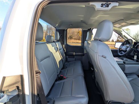 Used 2024 Ford F150 XL image 11