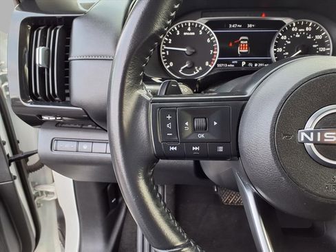 Certified 2024 Nissan Pathfinder SV image 10