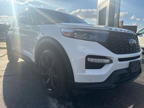 Used 2020 Ford Explorer ST w/ ST Street Pack image 10