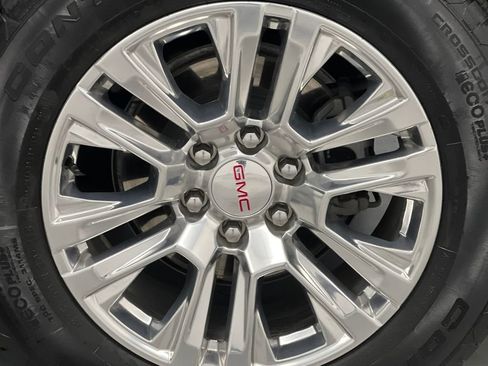 Used 2025 GMC Yukon Denali image 68