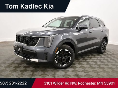 Certified 2024 Kia Sorento S AWD/4WD image 1