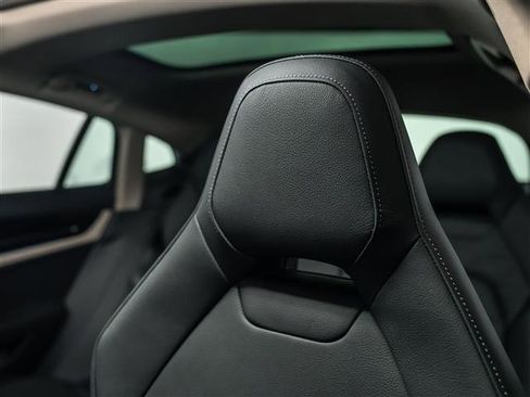 New 2026 Porsche Panamera 4S image 23