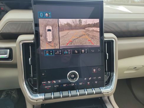 New 2026 GMC Yukon XL Denali AWD/4WD image 25