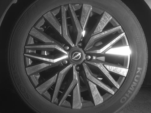 Used 2025 Nissan Altima 2.5 SV image 12