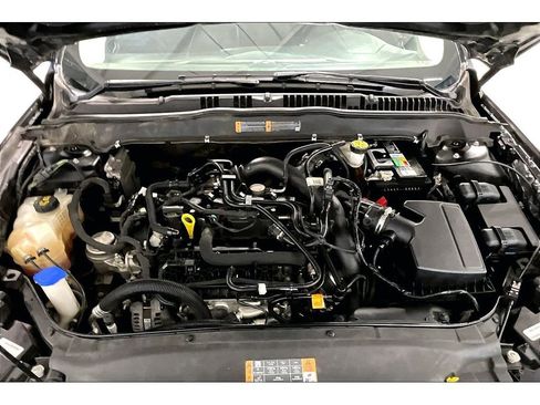 Used 2018 Ford Fusion SE w/ Fusion SE Technology Package image 11