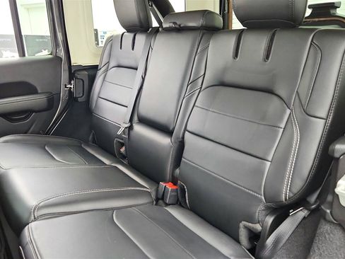 Used 2023 Jeep Wrangler Unlimited Sahara AWD/4WD image 32