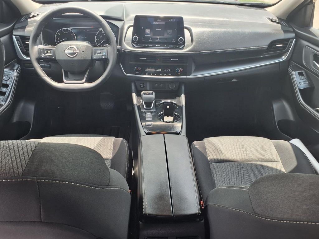Used 2026 Nissan Rogue SV FWD image 18