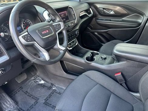 Used 2024 GMC Terrain SLE FWD image 11