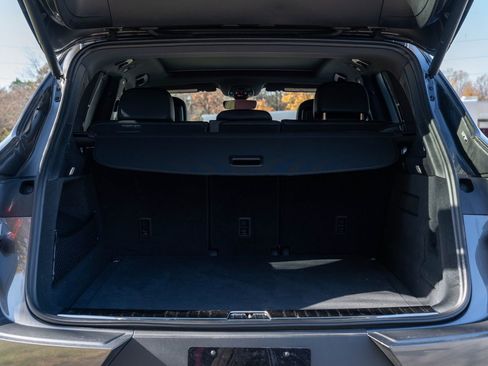 Certified 2025 Porsche Cayenne image 16