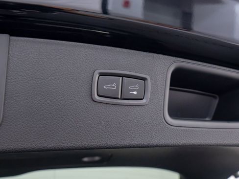 New 2025 Porsche Macan image 32