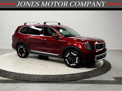 Used 2024 Kia Telluride S w/ S Sunroof Package