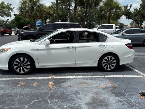 Used 2017 Honda Accord EX-L image 11