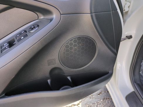 Used 2018 Kia Forte LX image 13