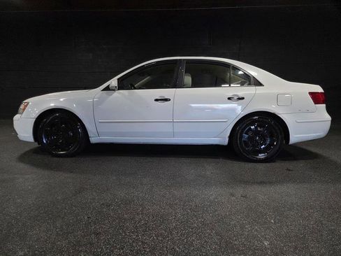 Used 2010 Hyundai Sonata GLS image 2