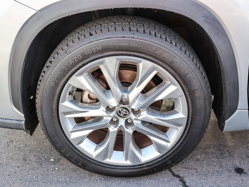 Used 2022 Toyota Highlander Limited image 36