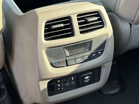 Used 2016 Honda Pilot EX-L image 17