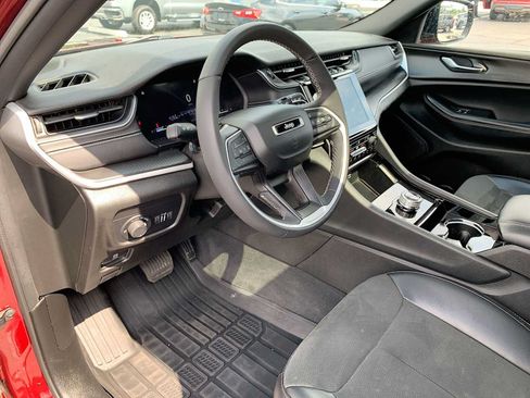Used 2023 Jeep Grand Cherokee L Laredo AWD/4WD image 10