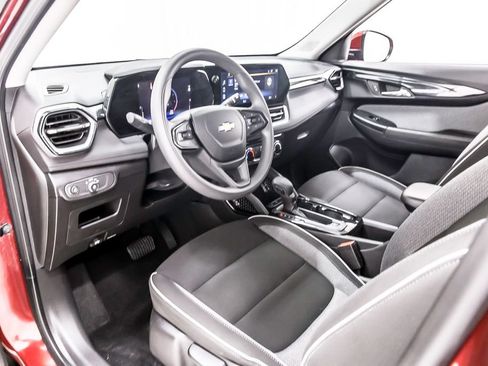 Used 2024 Chevrolet TrailBlazer LT FWD image 26
