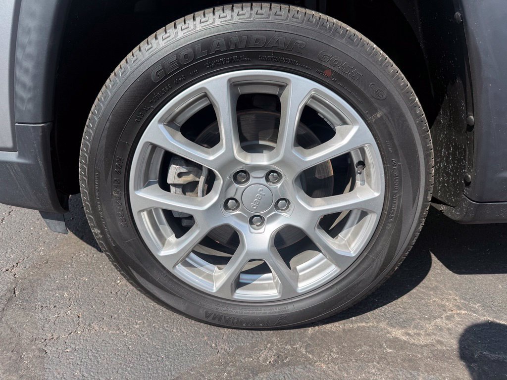 Certified 2024 Jeep Compass Latitude AWD/4WD image 10