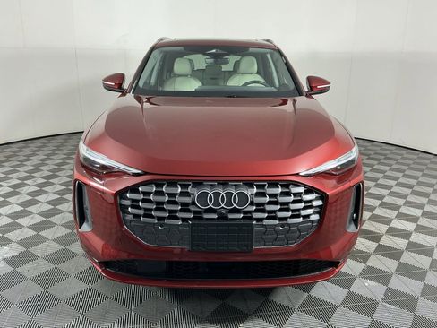 Used 2025 Audi Q5 Premium Plus w/ Premium Plus image 2