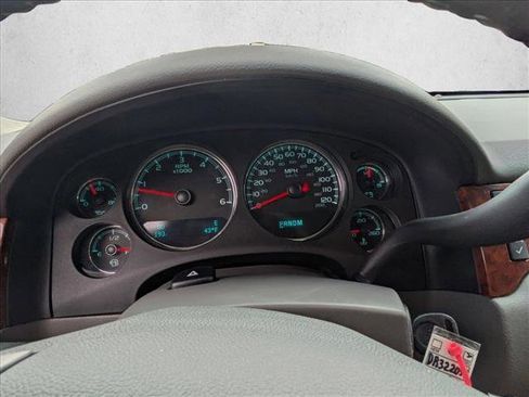 Used 2013 GMC Yukon SLT w/ SLT-2 Equipment Package image 19