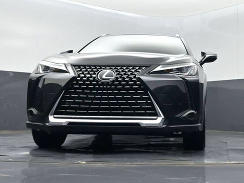 Used 2021 Lexus UX 200 w/ Accessory Package (Z2) FWD image 11