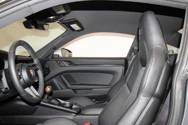 Used 2026 Porsche 911 Carrera T RWD image 9