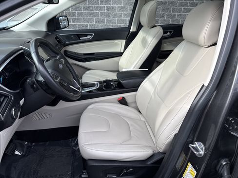 Used 2018 Ford Edge Titanium w/ Technology Package image 15
