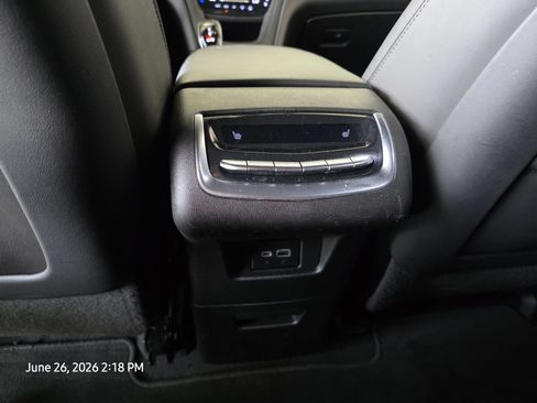 Used 2020 Cadillac XT6 Premium Luxury FWD image 19