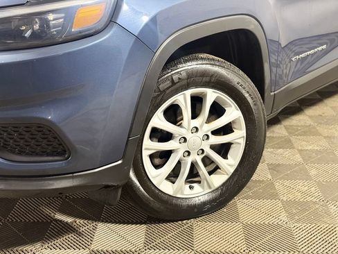 Used 2020 Jeep Cherokee Latitude AWD/4WD image 2