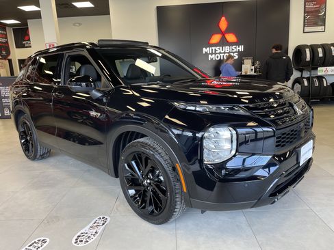 New 2025 Mitsubishi Outlander SEL Black Edition image 1