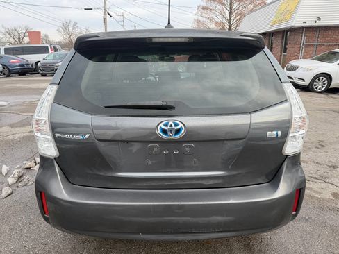 Used 2013 Toyota Prius V Five image 7