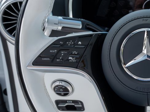 Used 2026 Mercedes-Benz Maybach SL 680 image 21