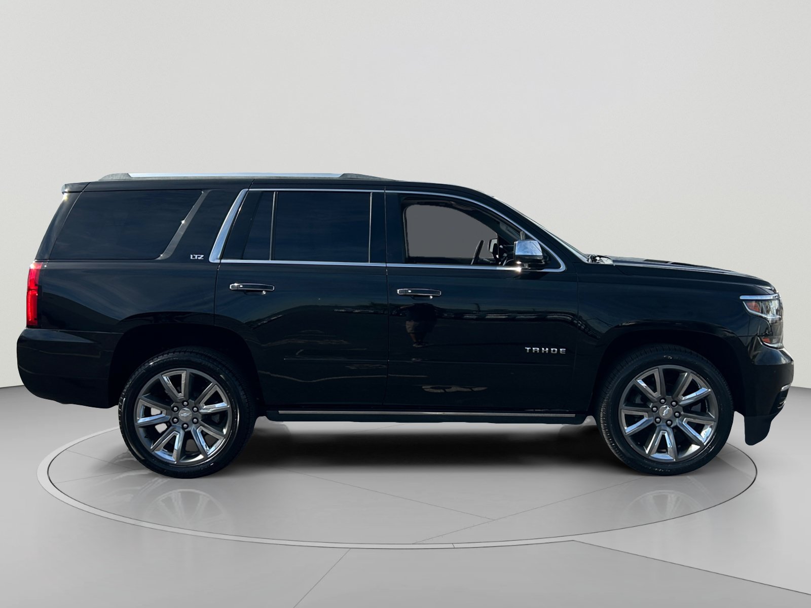 Used 2015 Chevrolet Tahoe LTZ RWD image 6