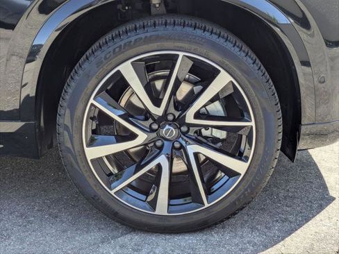Used 2023 Volvo XC90 B5 Plus w/ Protection Package Premier AWD/4WD image 9