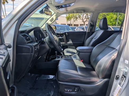 Used 2020 Toyota 4Runner TRD Off-Road Premium AWD/4WD image 9