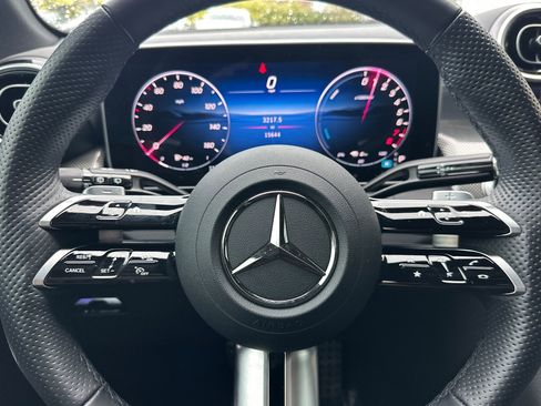 Used 2025 Mercedes-Benz GLC 350e 4MATIC image 16