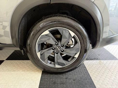 Used 2025 Nissan Rogue SV image 11