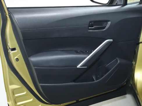 Used 2023 Toyota Corolla Cross SE image 15