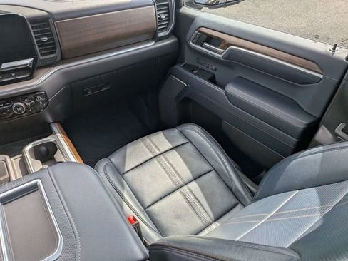 Used 2022 Chevrolet Silverado 1500 High Country w/ Z71 Off-Road Package AWD/4WD image 17
