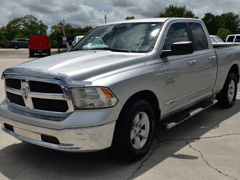 Used 2016 RAM 1500 Classic SLT RWD image 3