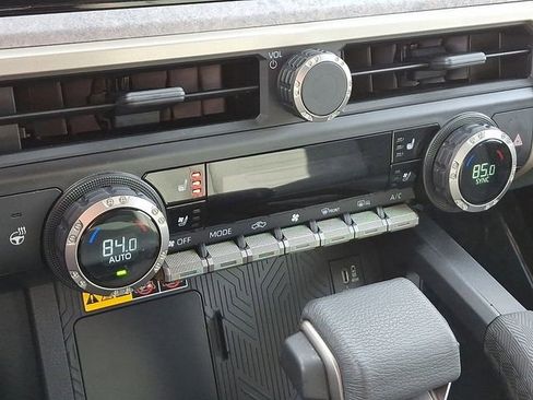 Used 2025 Toyota Tacoma Trailhunter image 16