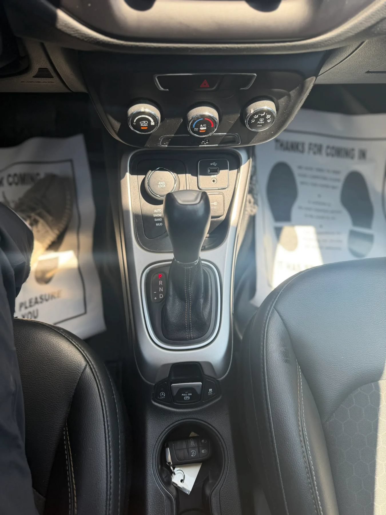 Used 2018 Jeep Compass Latitude AWD/4WD image 16